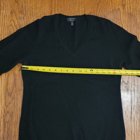 100% cashmere sweater in black by Charter Club, size M - Picture 2 of 8